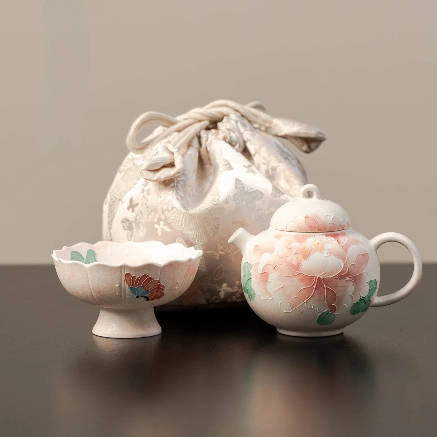 Hand Painted Light Pink Peony  - Outdoor Lighting Expressions recension och pris